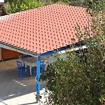 Daire Kostas Family House
