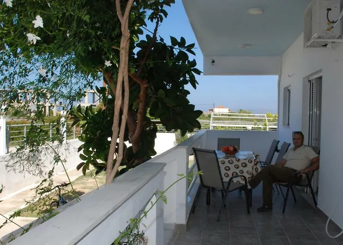 Kostas Family House Apartamento *